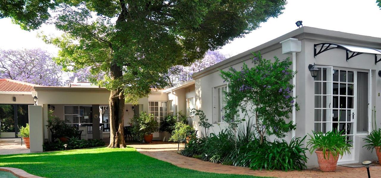 Rosebank Lodge Guesthouse By Claires Joanesburgo Exterior foto
